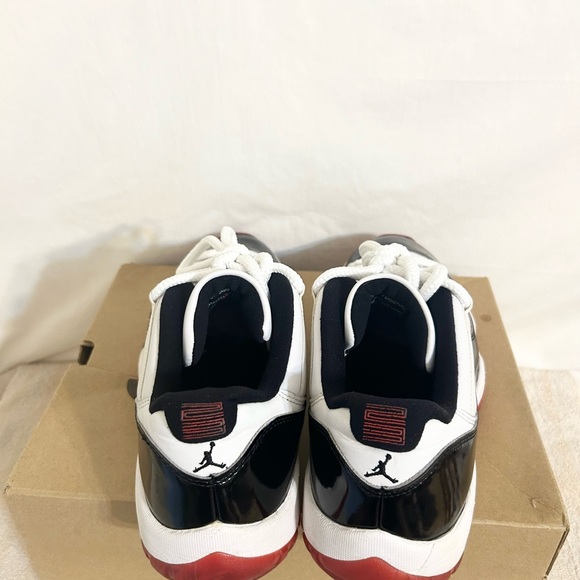 Jordan 11 Retro Low Concord Bred size 10.5 AV2187-160 2020 PRE-OWNED - Picture 6 of 10